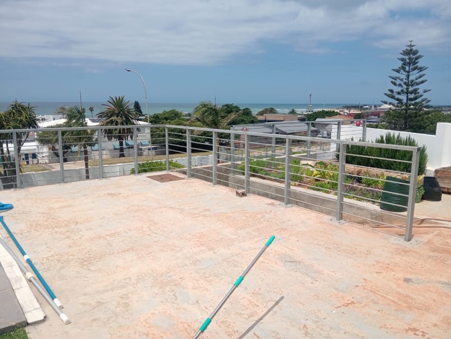 5 Bedroom Property for Sale in Jeffreys Bay Central Eastern Cape